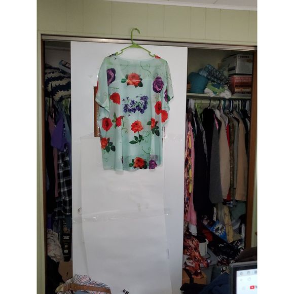 Cato Women's Plus Sized Top Spring & Summer Lightweight Floral Design 22/24 - Picture 10 of 10